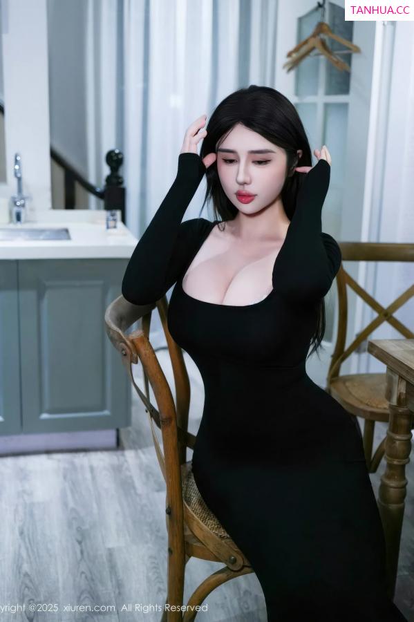   [XiuRen]高清写真图 2025.10.31 No.10933 蕾蕾醒了没 模特合集第14张图片